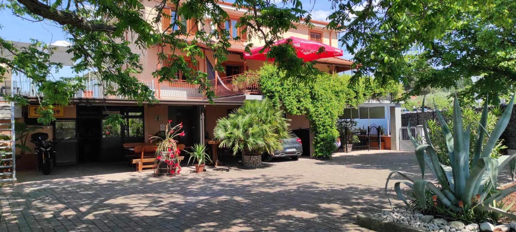 Spodnje Skofije Guesthouse Skofije Ob Parenzani מראה חיצוני תמונה